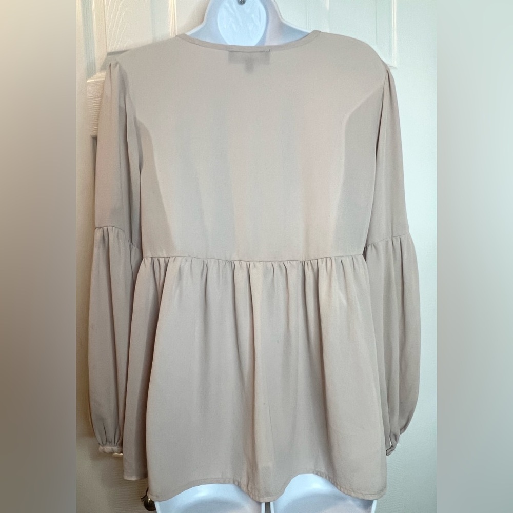 Lulu's Peplum Shirt Top Long Bishop Sleeve Feminine Style 518982 - Picture 5 of 8